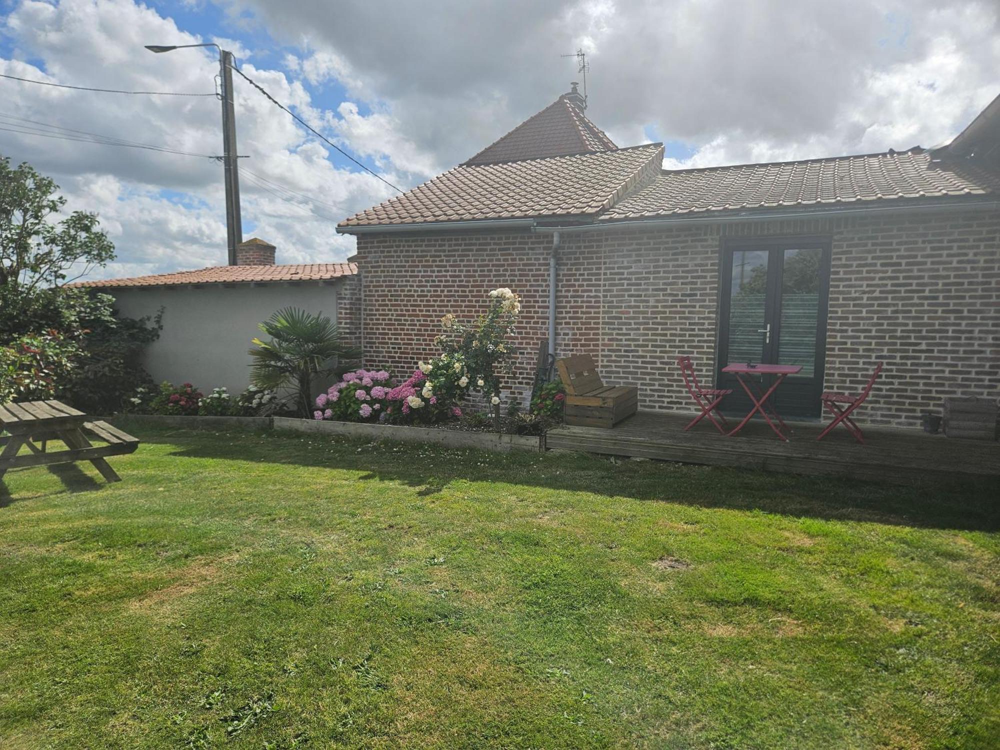 Chambre D Hotes Le Pigeonnier Fromelles Eksteriør bilde